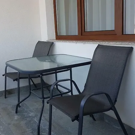 Eme 2 Apartment